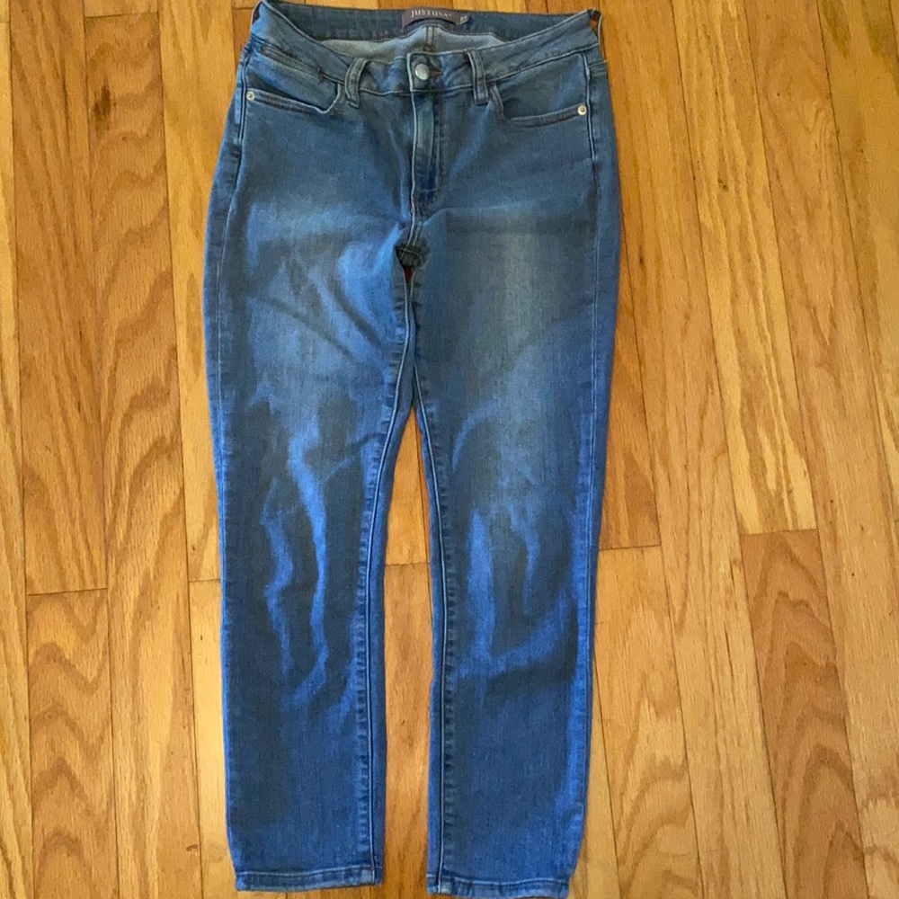 Straight-leg jeans